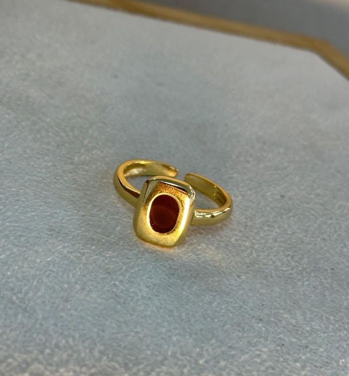 Anel Ajustável Retângular Bordô — banho de ouro 18k, Heali Semijoias