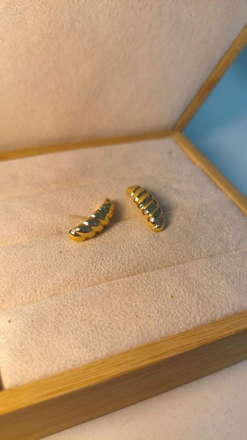 Ear Hook Gomo Dourado — banho de ouro 18k, Heali Semijoias