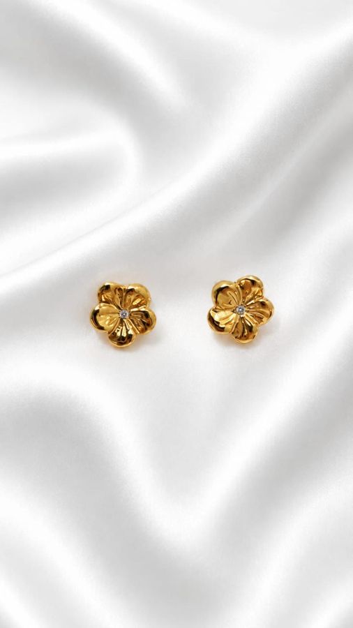 Brinco Flor Cravejado Zircônia Dourado — banho de ouro 18k, Heali Semijoias