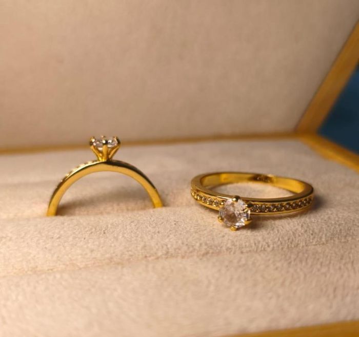 Anel Solitario Zirconia Cravejado — banho de ouro 18k, Heali Semijoias