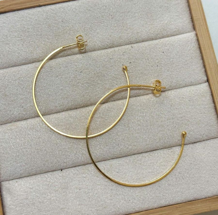 Brinco Argola Média Lisa — banho de ouro 18k, Heali Semijoias
