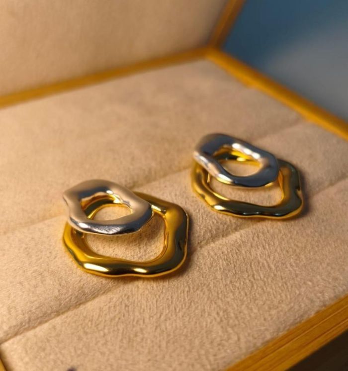 Brinco Organico Vazado Banho Ouro E Prata — banho de ouro 18k, Heali Semijoias