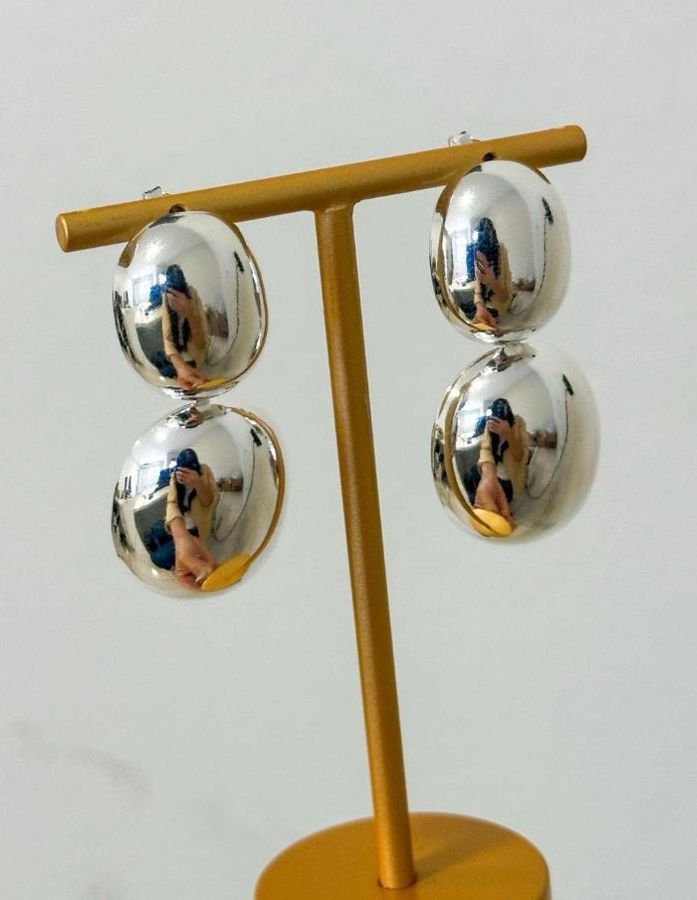 Brinco Pendulo Oval Liso — banho de prata, Heali Semijoias