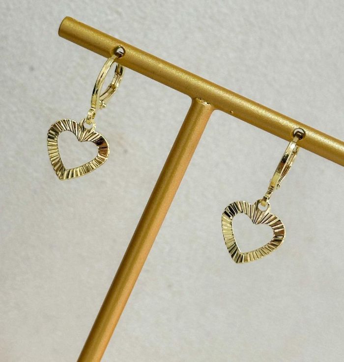 Brinco Argola Coração Diamantado Vazado Banho Ouro — banho de ouro 18k, Heali Semijoias