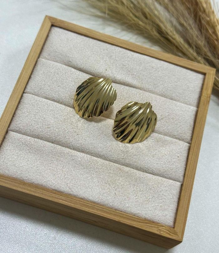 Brinco Concha — banho de ouro 18k, Heali Semijoias