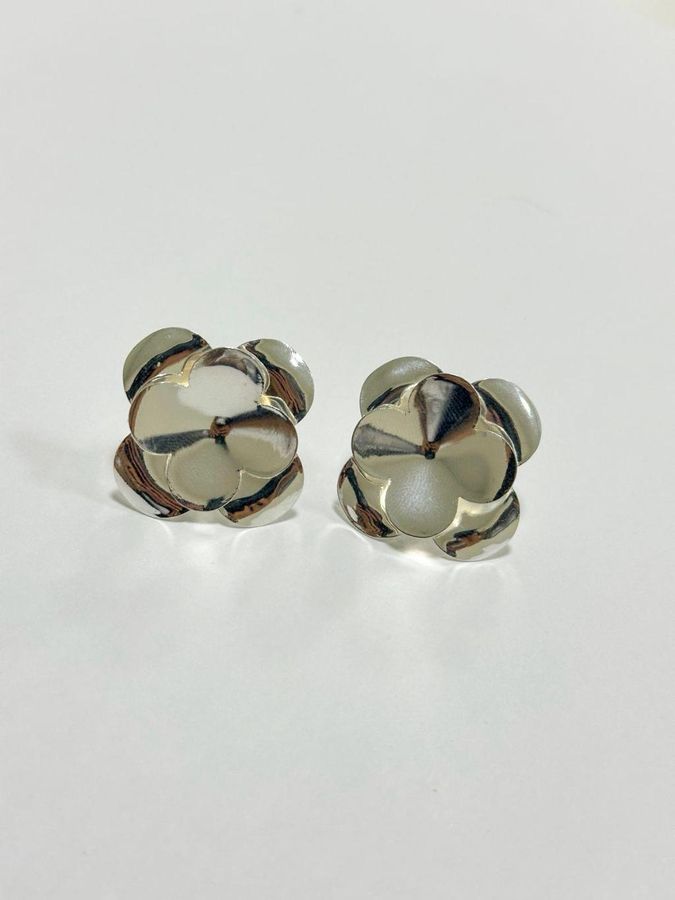 Brinco Flor Dupla Prata — banho de prata, Heali Semijoias
